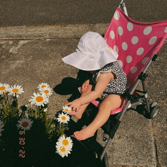 Meet your Posher, Mariah - Picture 6 of 7